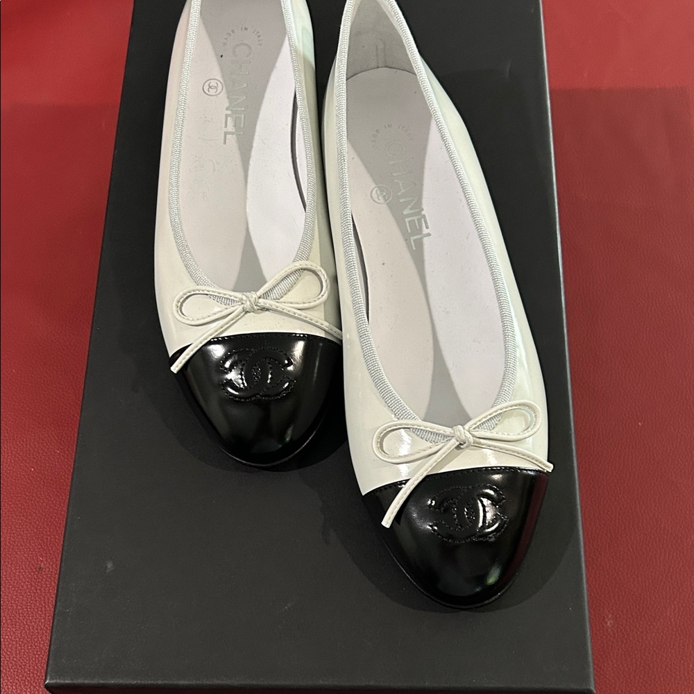 CHANEL Women's Clay/Grey and Black Loafers